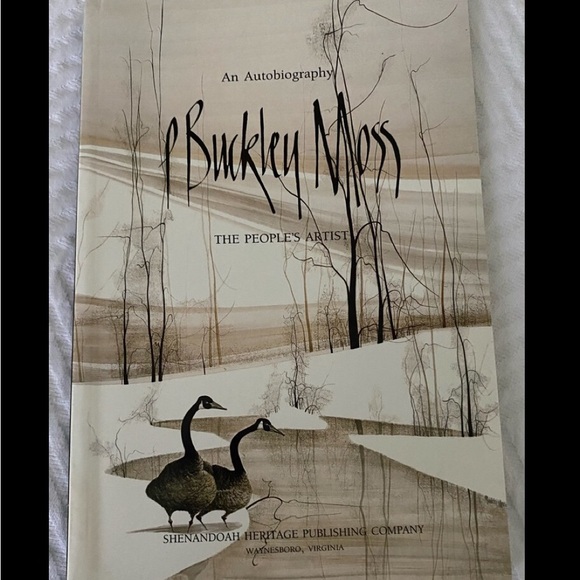 Book about artist P Buckley Moss.  Has a number of the artists works - Picture 1 of 3